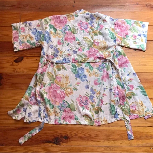 MaryAnn’s Boutique Floral Cream Vintage Multi-Color Robe, EUC, L - Picture 14 of 16